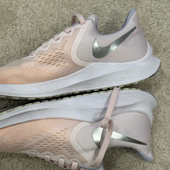 Nike Women's Zoom Running Shoes - Picture 2 of 7